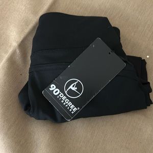 90 degree by reflex XS black Capri length leggings.